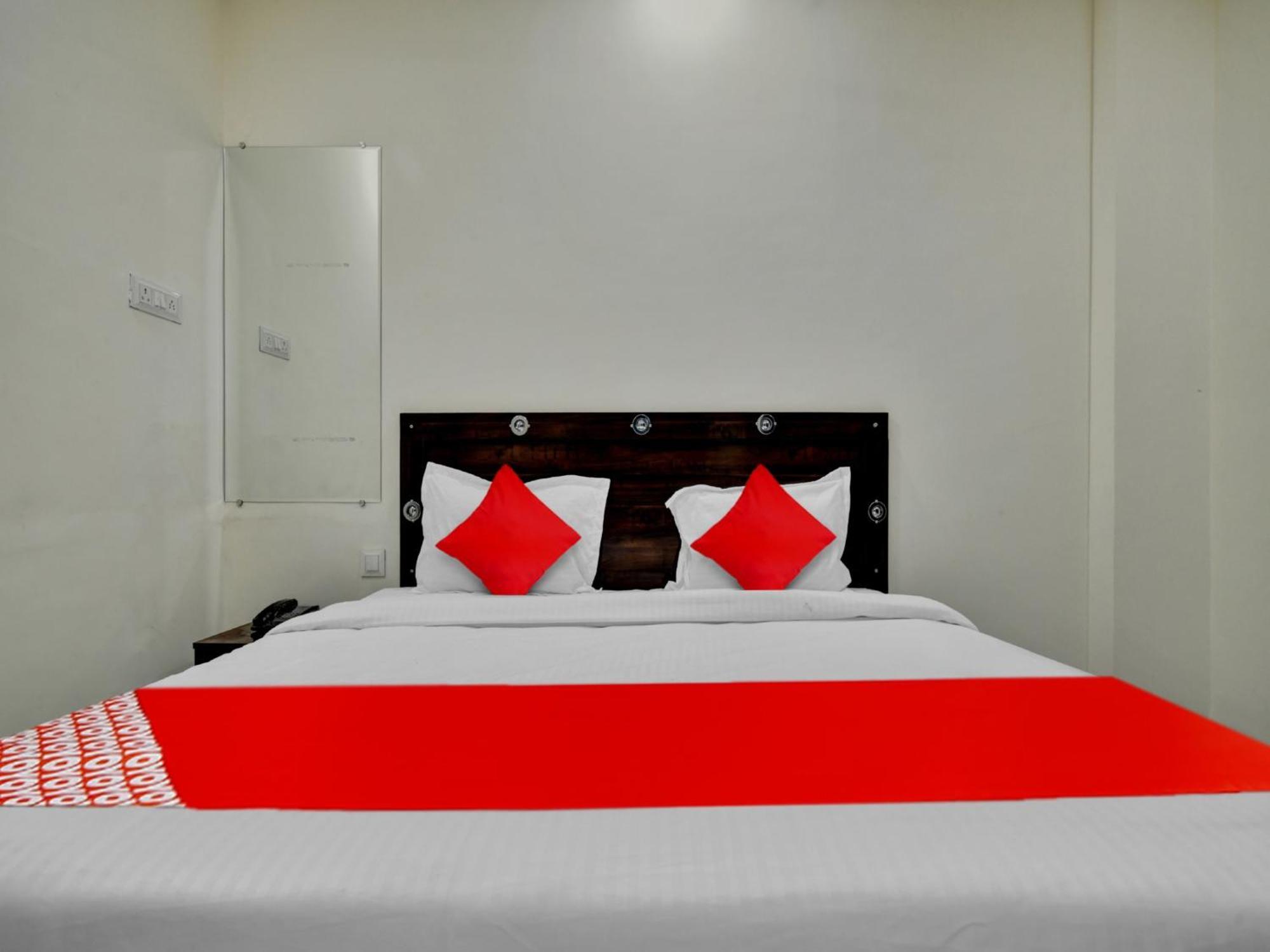 Oyo Hotel Dr Greens 인도르 외부 사진